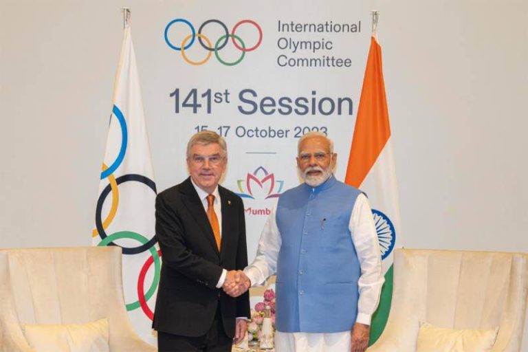 IOC President Thomas Bach (left) meets with Indian Prime Minister Narendra Modi at the opening of the 141st IOC Session in Mumbai, India October 14, 2023 (Photo: IOC/Greg Martin)
