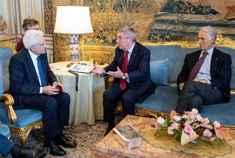 IOC President Thomas Bach (centre) with Italian President Sergio Mattarella (left) and CONI President Giovanni Malagò (CONI Photo)