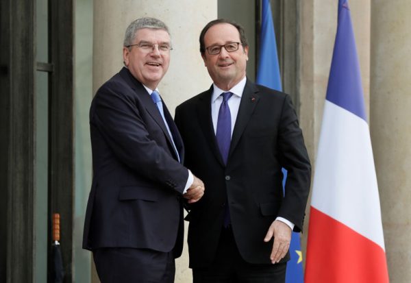 IOC President Thomas Bach (left) and French President Francois Hollande meet in Paris