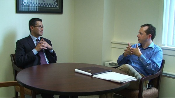 Stephen Frayne (right) and then Chicago City Council Alderman Manny Flores in 2009