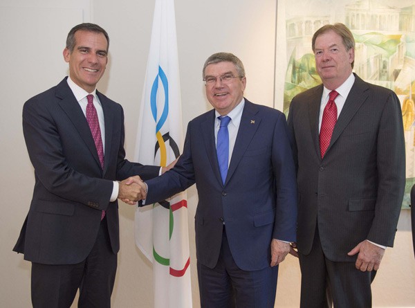 Los Angeles Mayor Eric Garcetti meets with IOC President Thomas Bach and USOC Chief Larry Probst in Lausanne on September 3, 2015 (LA 24 Photo)
