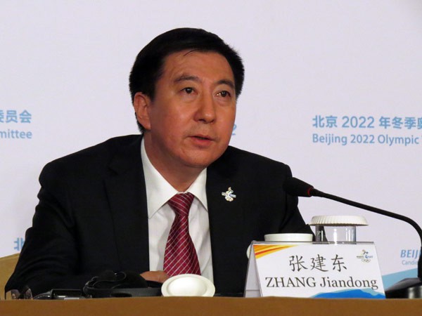 Jiandong Zhang, Beijing Vice Mayor and Vice President of Beijing 2022, speaks at March 25, 2015 press briefing in Beijing (GamesBids Photo)