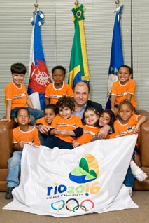 Cesar Maia, Mayor of Rio de Janiero and children from Rio de Janiero
