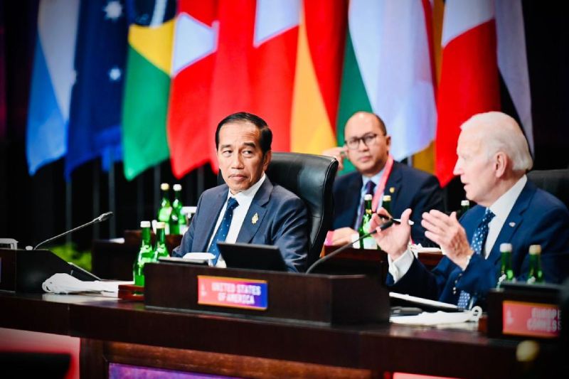 Indonesian President Joko Widodo (front) hosting the G20 Summit in Bali, addresses world leaders including U.S. President Joe Biden (right) on November 15, 2022 (Twitter/Widodo Photo)